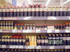 Чем опасна японская приправа: соевый соус слишком богат женскими гормонами