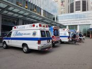 Миллионы американцев отказываются от еды и сокращают расходы на «коммуналку» ради медицинского обслуживания