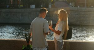 Задача о «цене девушки» привела к скандалу: учителя легендарной школы США отправили в отпуск